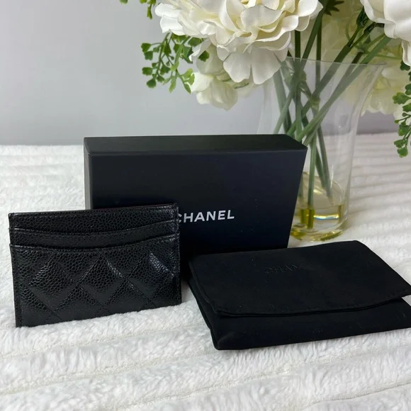 Chanel Caviar Quilted Card Holder in Black. - Picture 2 of 3